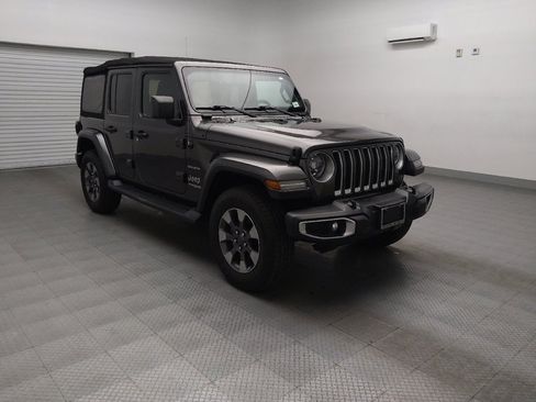 Used 2018 Jeep Wrangler Unlimited Sahara image 13