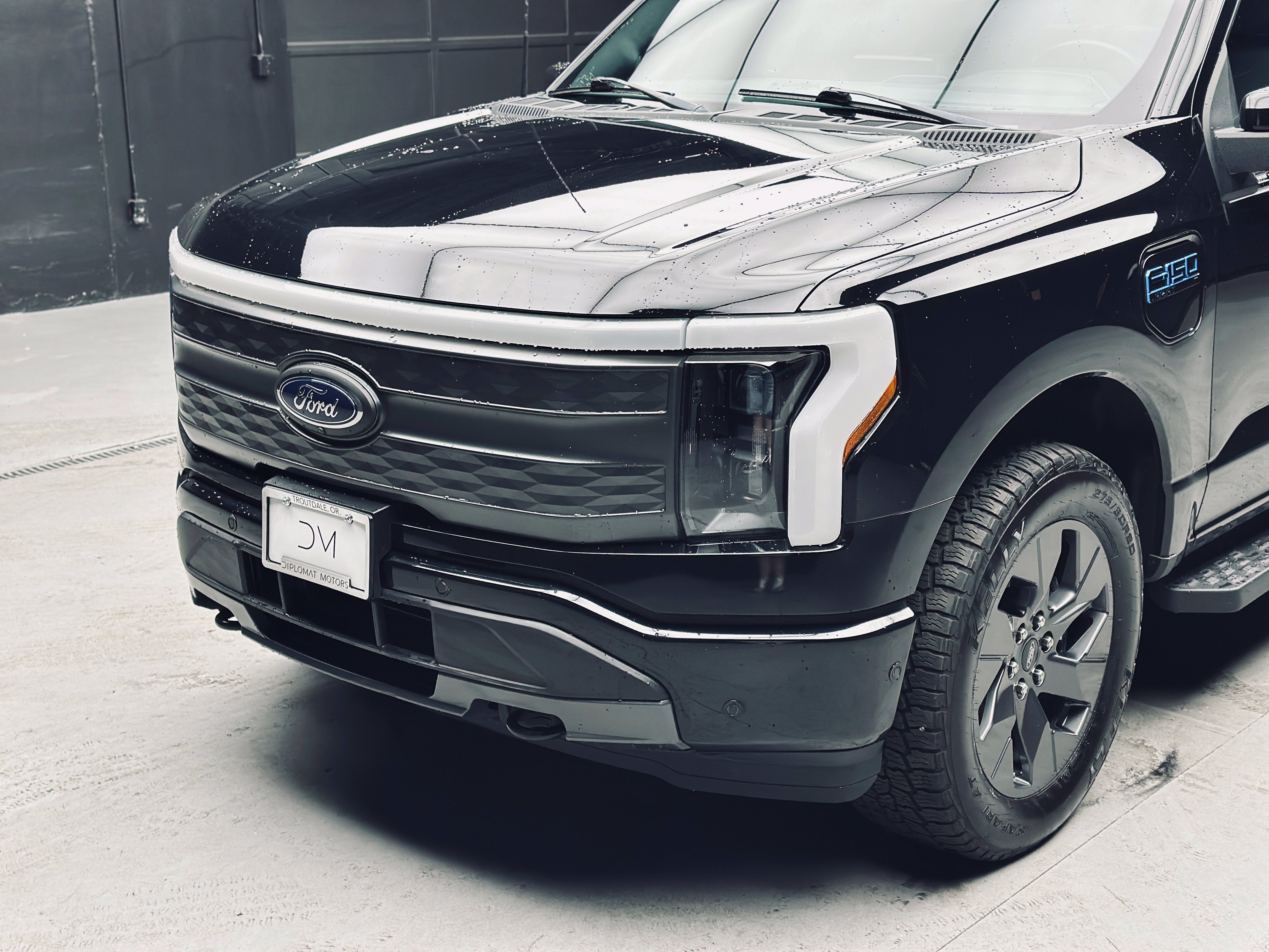 Used 2023 Ford F150 Lightning Lariat w/ Equipment Group 511A High AWD/4WD image 14