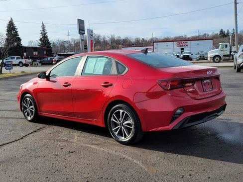 Used 2023 Kia Forte LXS image 3