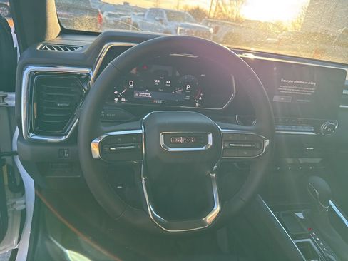 New 2026 GMC Canyon Elevation w/ Convenience Package image 16