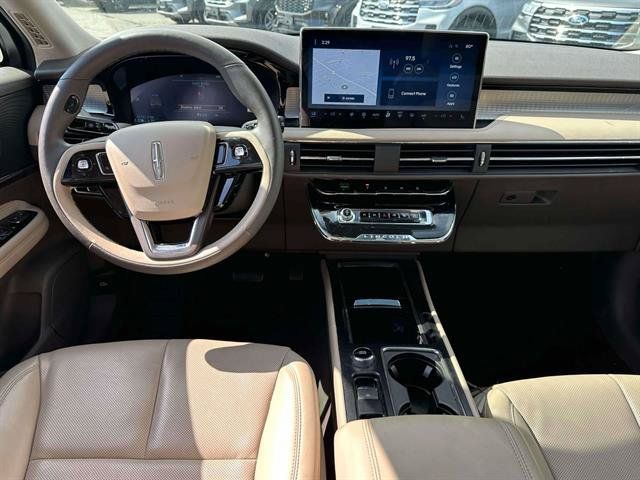 Used 2023 Lincoln Corsair AWD image 34