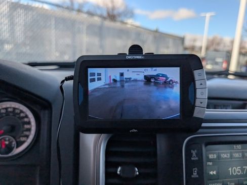 Used 2017 RAM 1500 Classic SLT image 5