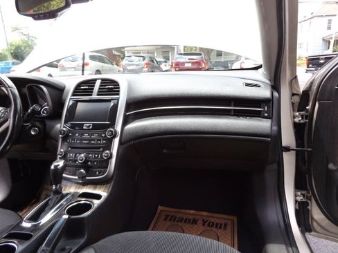 Used 2015 Chevrolet Malibu LT FWD image 22
