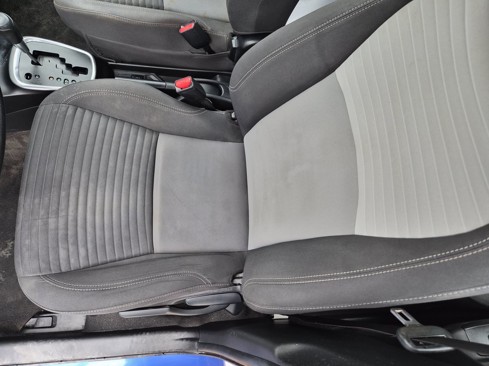 Used 2018 Toyota Yaris L FWD image 14