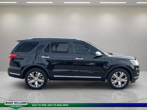 Used 2018 Ford Explorer Platinum AWD/4WD image 2