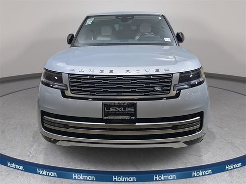 Used 2024 Land Rover Range Rover SE image 3