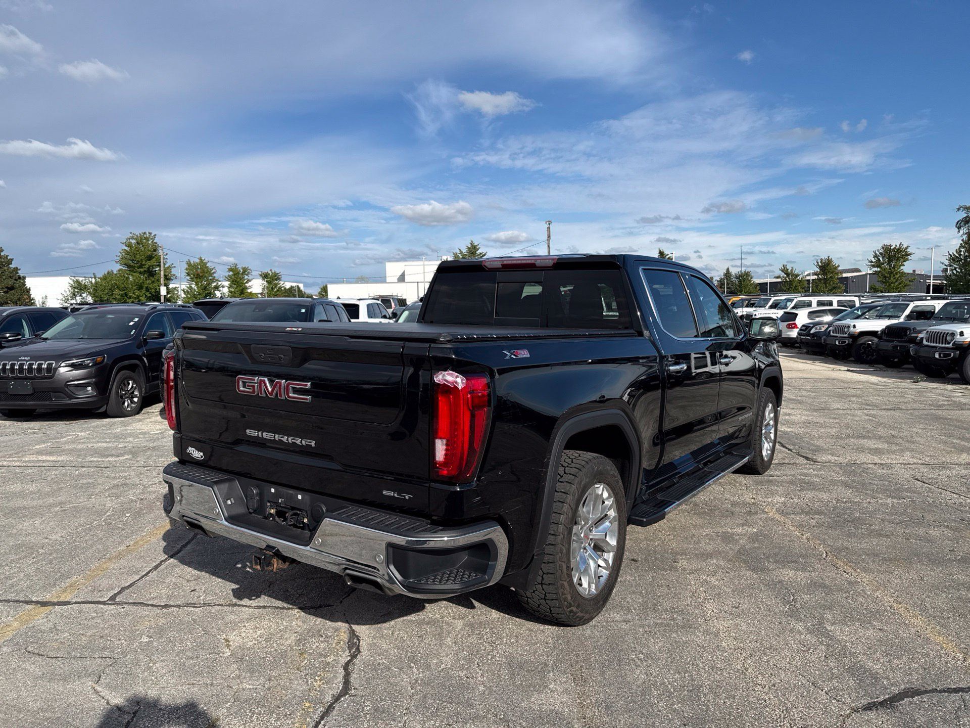 Used 2019 GMC Sierra 1500 SLT w/ SLT Premium Package AWD/4WD image 6