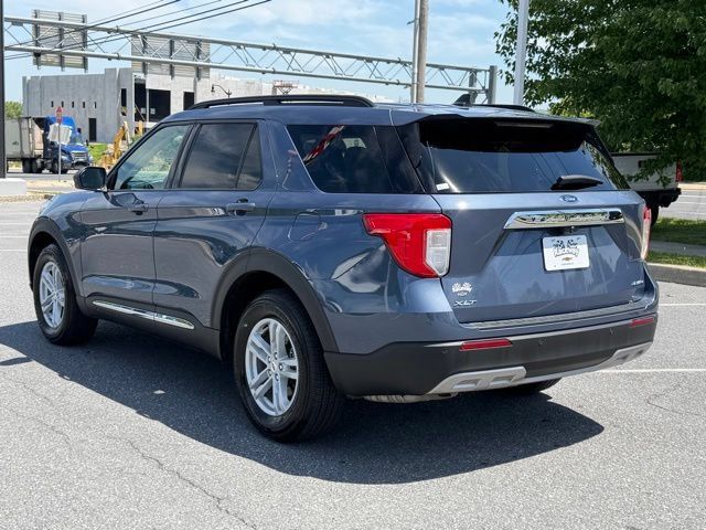 Used 2021 Ford Explorer XLT w/ Equipment Group 202A AWD/4WD image 12