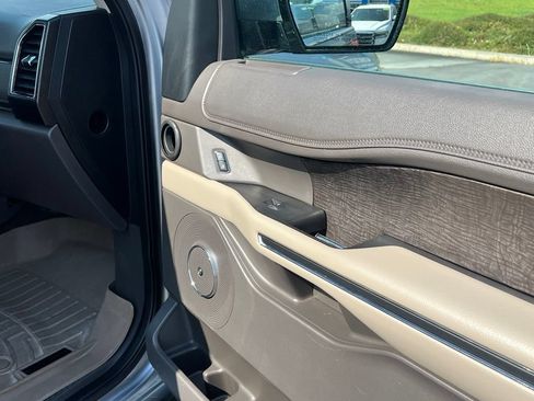 Used 2020 Ford Expedition Limited AWD/4WD image 17