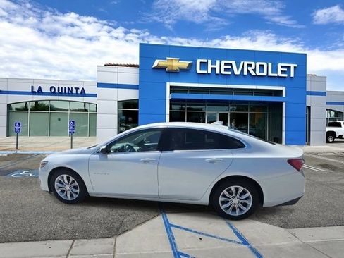 Used 2019 Chevrolet Malibu LT w/ Leather Package FWD image 5
