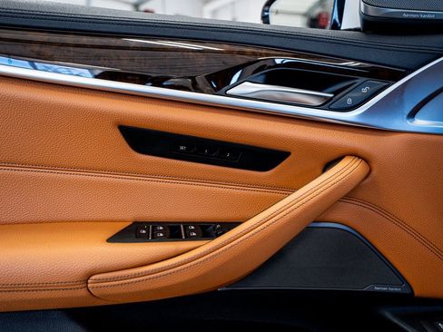 Used 2018 BMW 540i xDrive image 33