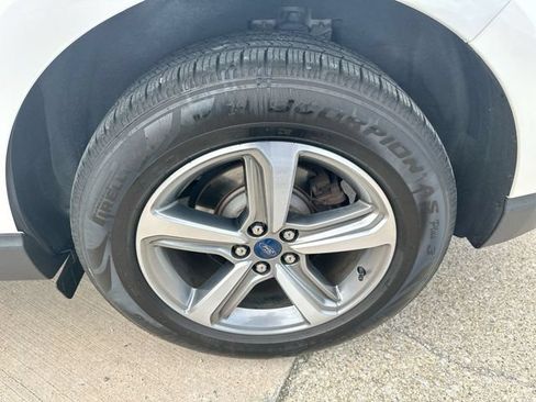 Used 2019 Ford Edge SEL AWD/4WD image 47