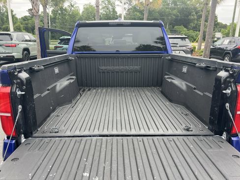 Used 2025 Toyota Tacoma SR5 AWD/4WD image 33