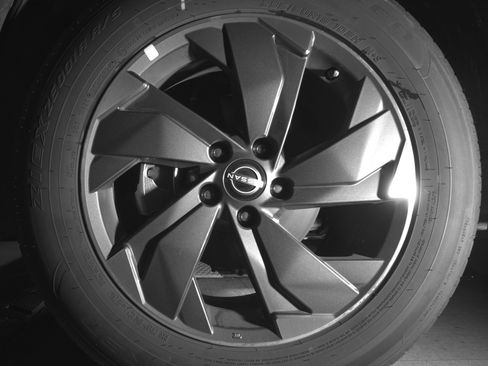 Used 2025 Nissan Rogue SV image 12