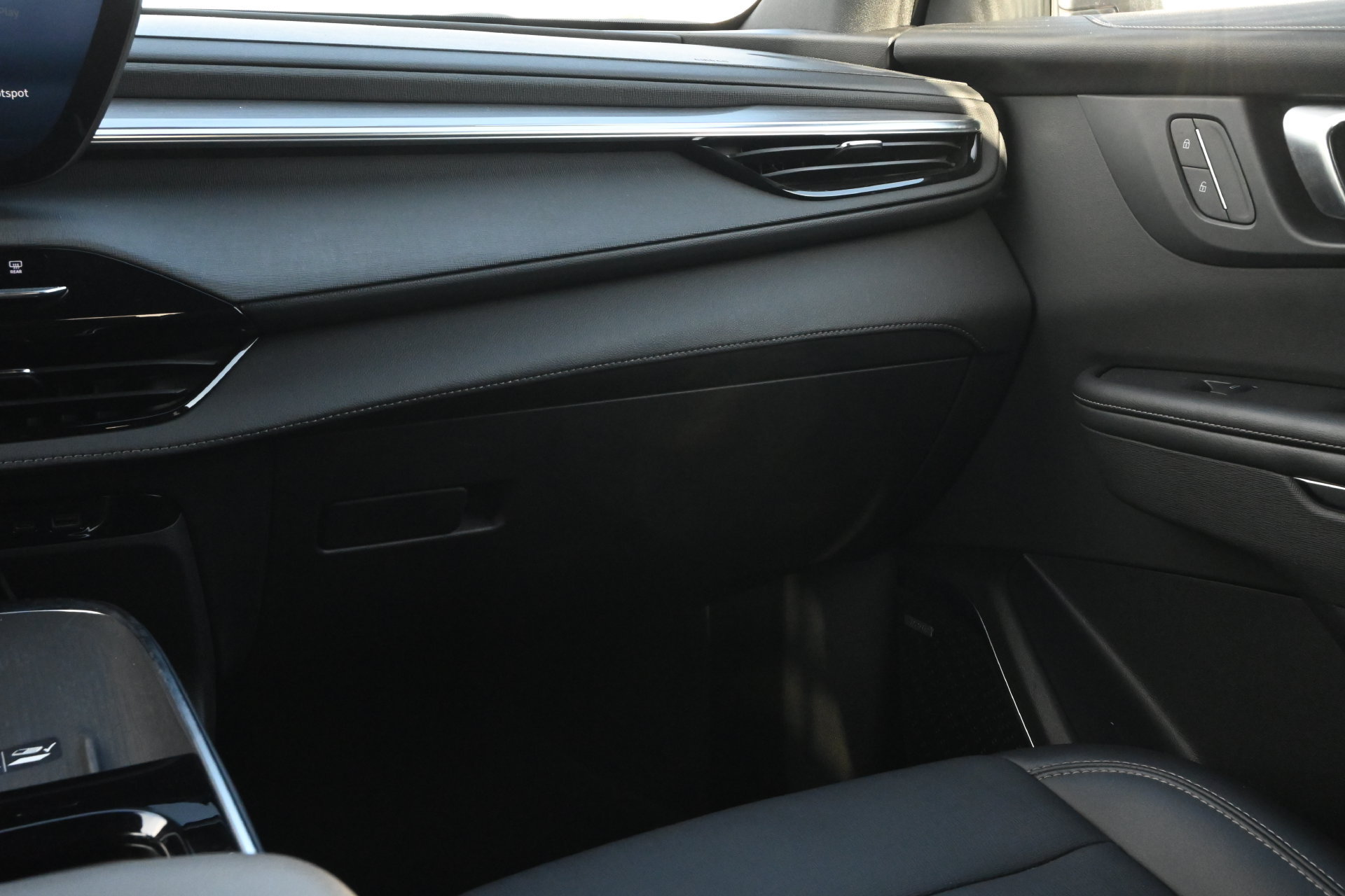 Used 2025 Buick Enclave Preferred FWD image 9