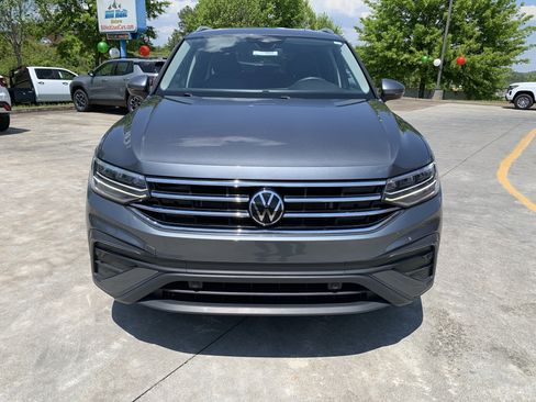 Used 2023 Volkswagen Tiguan SE FWD image 8