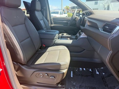 Used 2024 GMC Yukon Denali w/ Advanced Technology Package AWD/4WD image 20