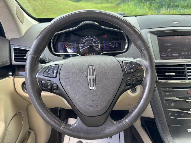 Used 2013 Lincoln MKT AWD image 15
