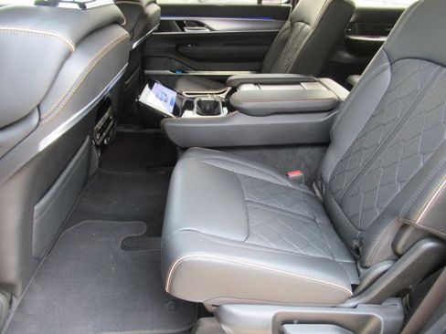 Used 2023 Jeep Grand Wagoneer Series III image 24