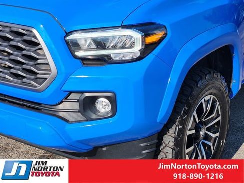 Used 2021 Toyota Tacoma TRD Sport w/ Technology Package RWD image 11