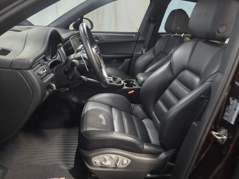 Certified 2024 Porsche Macan GTS AWD/4WD image 13