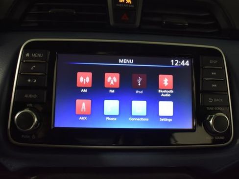 Used 2025 Nissan Versa SV w/ Trunk Package FWD image 18