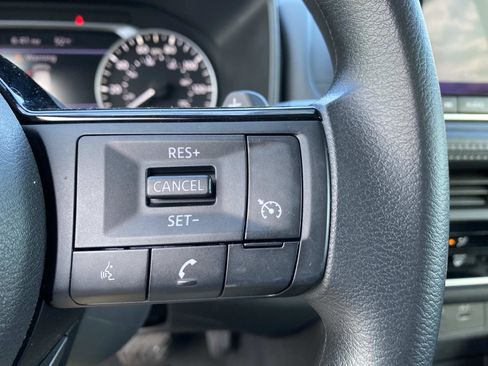 Used 2021 Nissan Rogue S AWD/4WD image 16