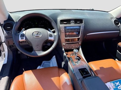 Used 2011 Lexus IS 250C w/ Luxury Pkg RWD image 29