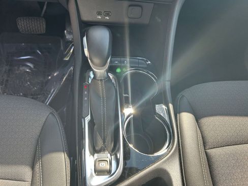 Used 2025 Buick Encore GX Preferred AWD/4WD image 36
