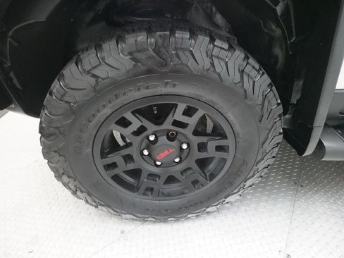 Used 2012 Toyota FJ Cruiser 4WD w/ Upgrade Pkg image 24