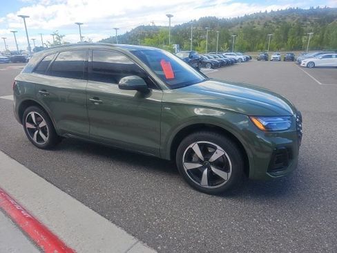 Used 2023 Audi Q5 2.0T Premium Plus w/ Premium Plus Package AWD/4WD image 3