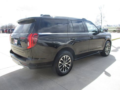 Used 2025 Ford Expedition Platinum AWD/4WD image 6