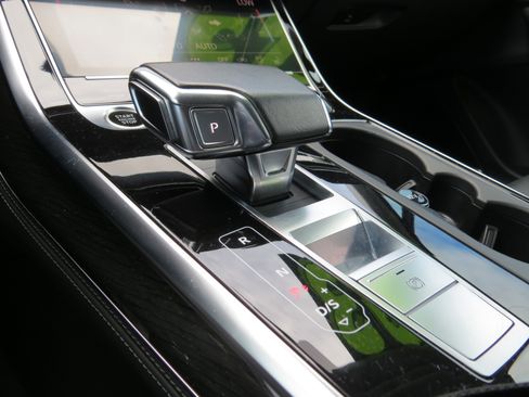 Used 2023 Audi Q7 3.0T Prestige image 31