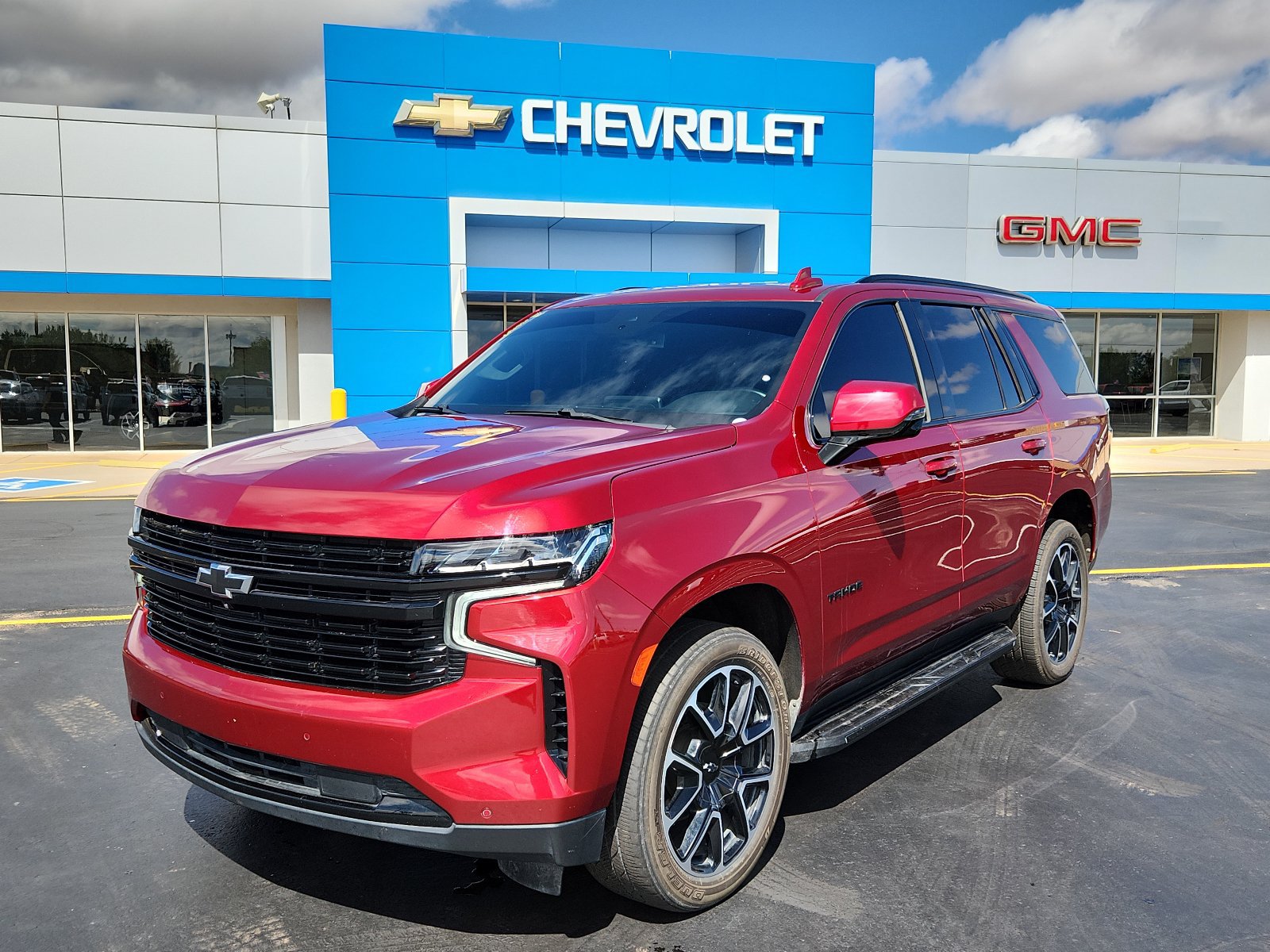 Used 2023 Chevrolet Tahoe RST w/ Luxury Package AWD/4WD image 1
