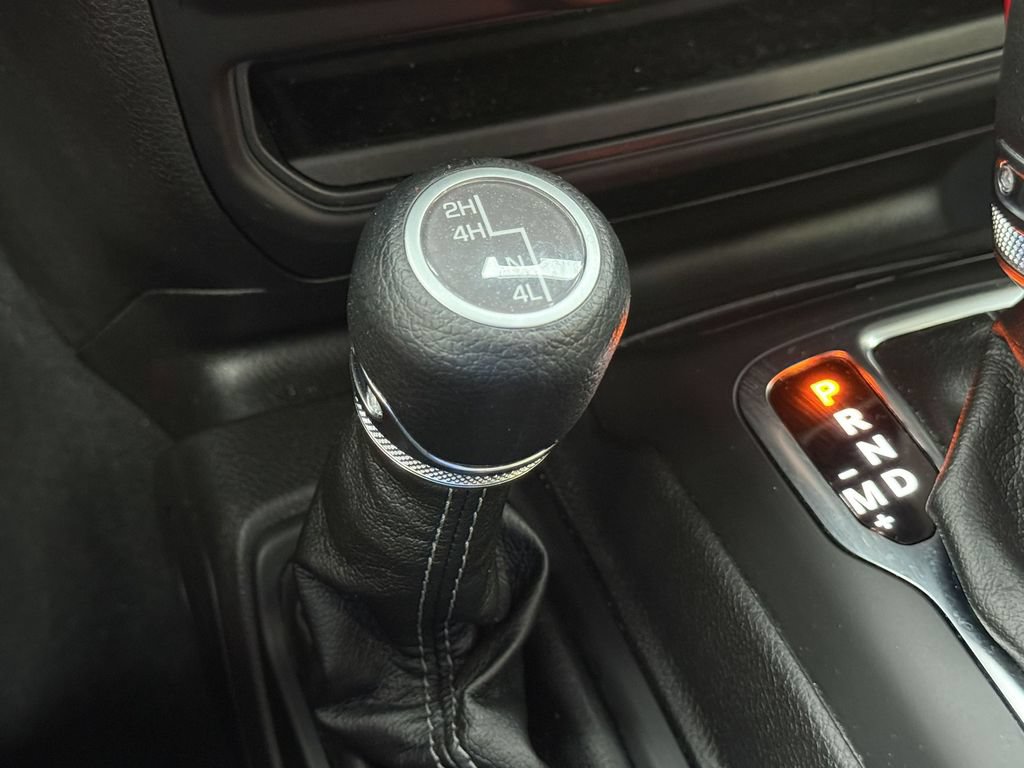 Used 2026 Jeep Wrangler Unlimited Sahara AWD/4WD image 23