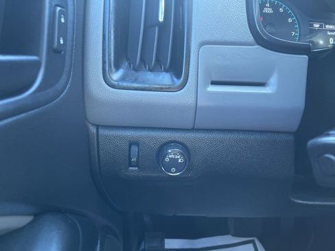 Used 2022 Chevrolet Colorado W/T image 17