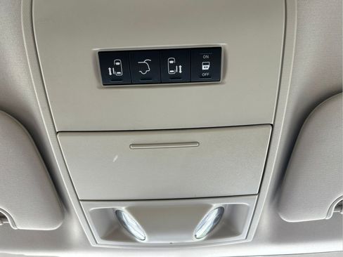 Used 2013 Dodge Grand Caravan SXT w/ UConnect Hands-Free Group FWD image 34
