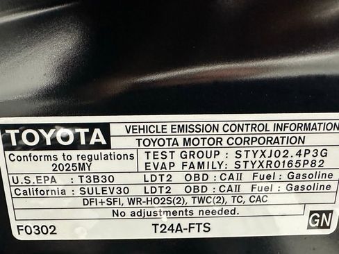 Used 2025 Toyota Highlander XLE image 75