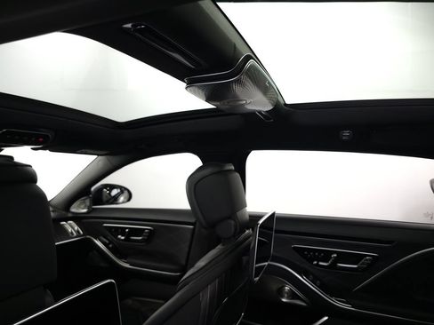 Certified 2024 Mercedes-Benz Maybach S 580 4MATIC image 27