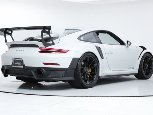 Used 2018 Porsche 911 GT2 RS image 3