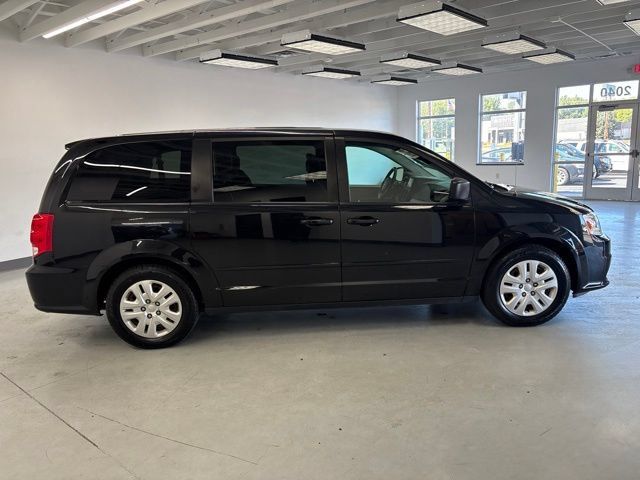 Used 2016 Dodge Grand Caravan SE w/ Quick Order Package 29E SE FWD image 11