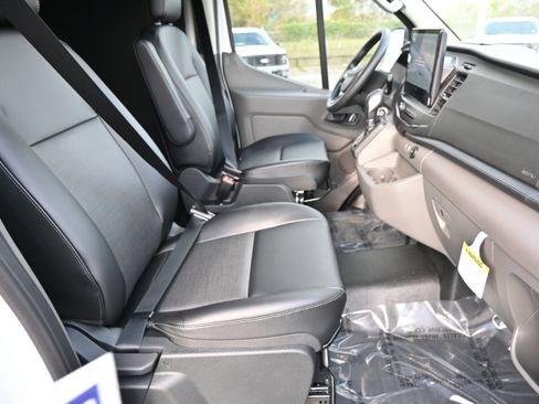 New 2026 Ford Transit 250 148 Medium Roof w/ Load Area Protection Package RWD image 16