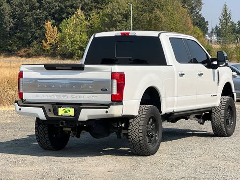 Used 2019 Ford F250 Platinum w/ Platinum Ultimate Package image 4
