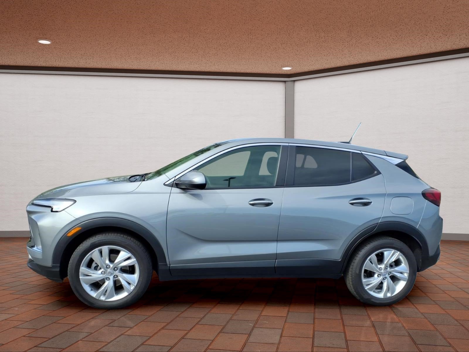 Used 2024 Buick Encore GX Preferred FWD image 5