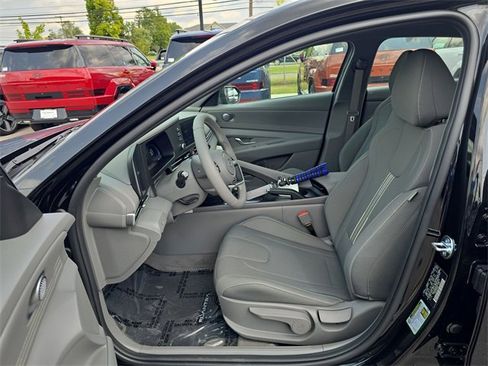 New 2025 Hyundai Elantra Sport image 11