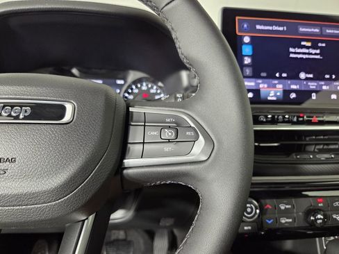 New 2026 Jeep Compass Latitude image 18