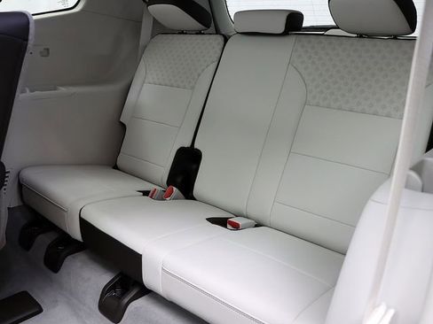 Certified 2024 GMC Acadia Denali w/ Super Cruise Package image 11