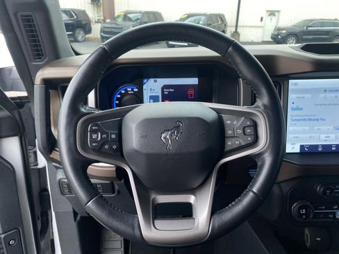 Used 2023 Ford Bronco Outer Banks image 2