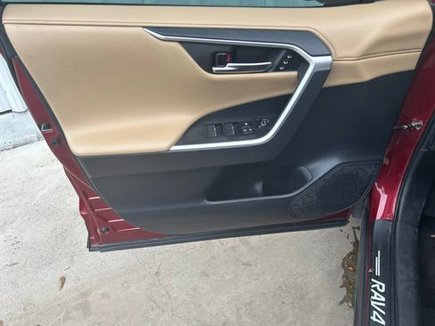 Used 2022 Toyota RAV4 Limited AWD/4WD image 11