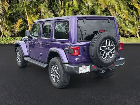 Used 2026 Jeep Wrangler Unlimited Sahara AWD/4WD image 8